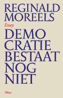 BOEK - Democratie bestaat nog niet